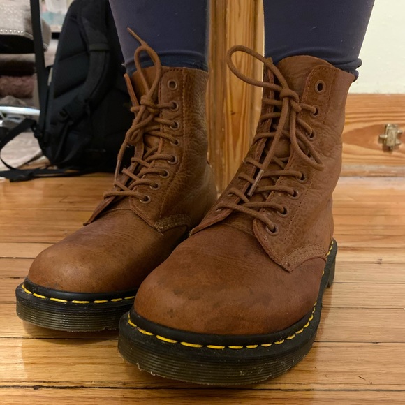 doc martens virginia leather